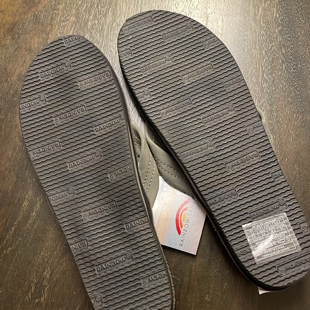 Rainbow premier leather flip flops- color is grey - Picture 4 of 5